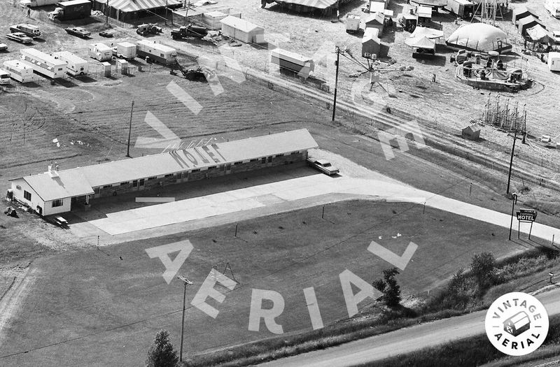 Cardinal Inn Motel - 1971 Aerial